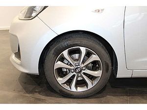 Hyundai  1.2 ''YES! Plus'' Parksensoren Sitzheizung Navi Kl
