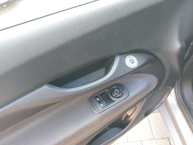 Fiat  ''Icon'' LED Rückfahrkamera Sitzheizung Klimaautomatik Navi