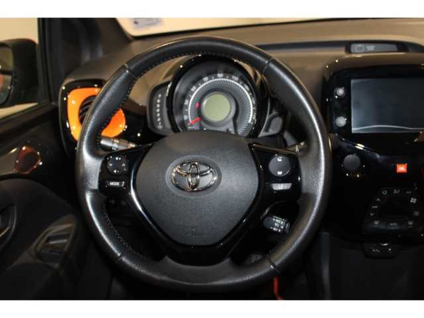 Toyota  1.0 ''x-JBL'' Rückfahrkamera Klima Apple/Android Tempomat