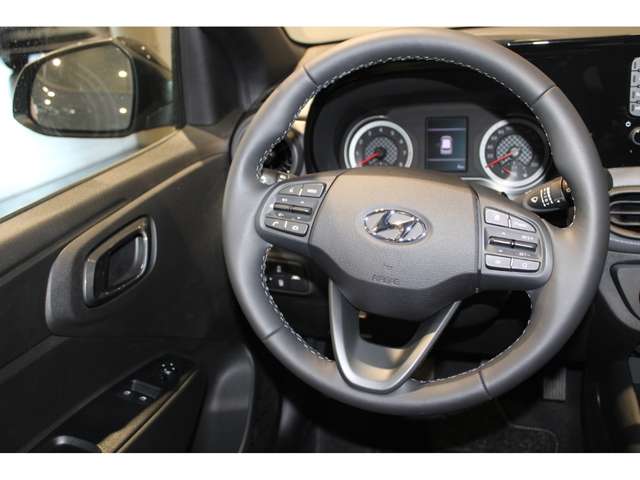 Hyundai  1.0 ''Connect & GO'' Navi Rückfahrkamera Sitzheizu