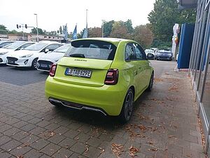 Abarth  E Turismo Alcantara Glasdach Sound JBL Apple Carplay Rückfahrkamera Klimaautomat