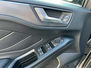 Ford  1.0 Ecoboost ''Titanium'' AHK Navi Parksensoren Klimaautomatik