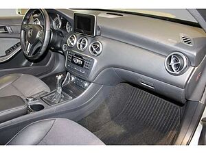 Mercedes-Benz  BlueEfficiency ''Style'' Navi Parksensoren Sitzheizung